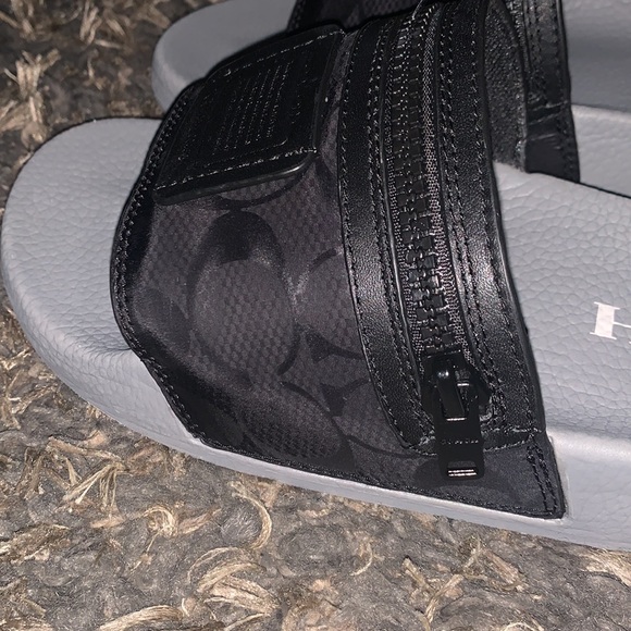 Coach Pocket Pool Slides - Picture 5 of 12